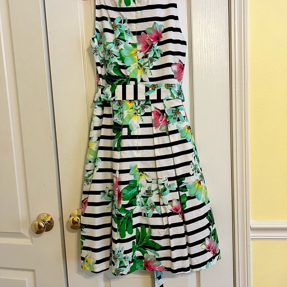 Leslie Fay Black and White Striped Floral Midi Dress size 4 ptp 16 length 38 - Picture 3 of 8